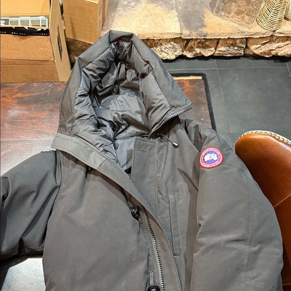 Canada Goose Men's black parka
